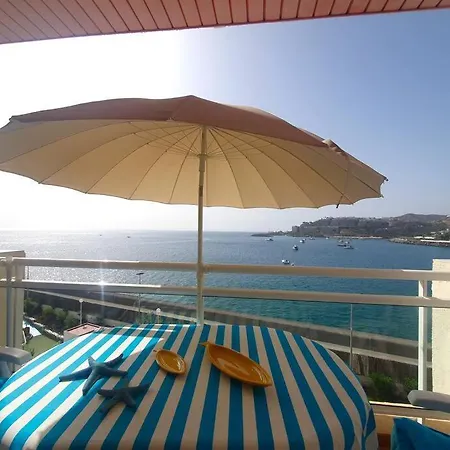 One Step Away From The Water Apartman
