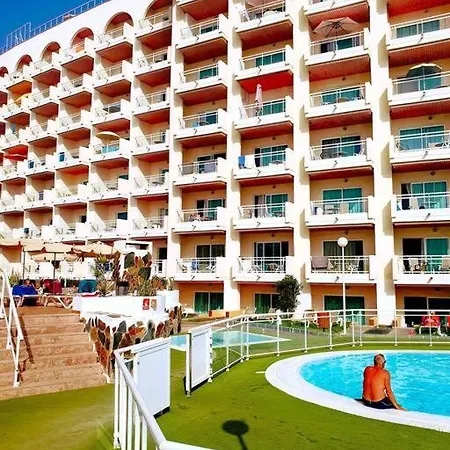 One Step Away From The Water Apartman